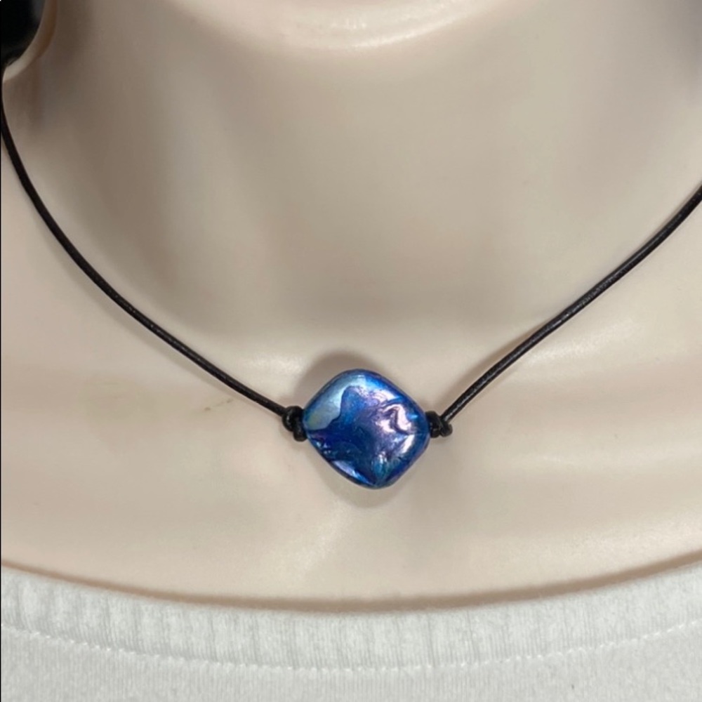 SJC Opalescent Blue Mother of Pearl Necklace - Picture 5 of 7